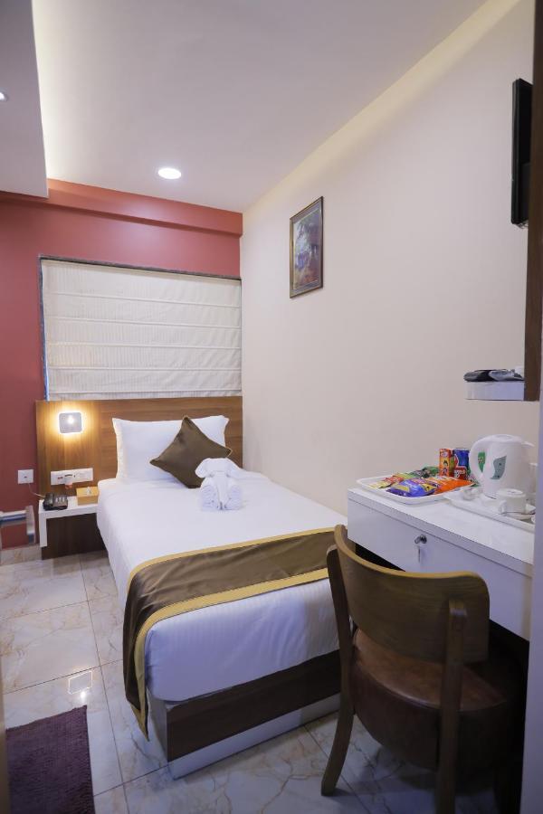 The Avenue Hotel Ballygunge Калькутта Экстерьер фото